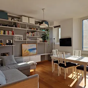 modern-bright-and-central-apartment.italymilanhotels.net/